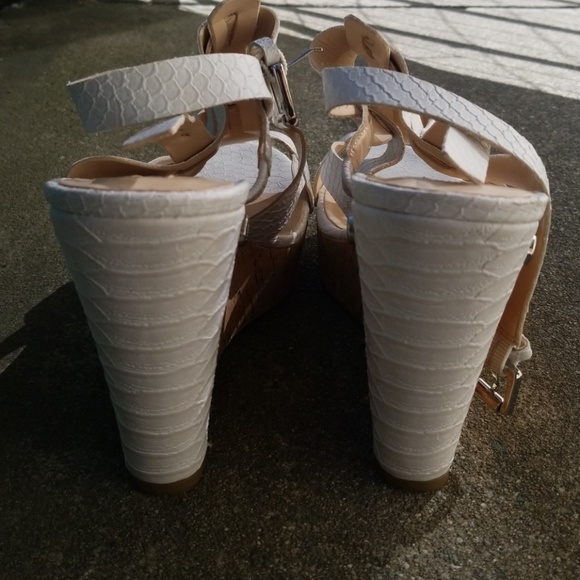 Wedge - Picture 6 of 7